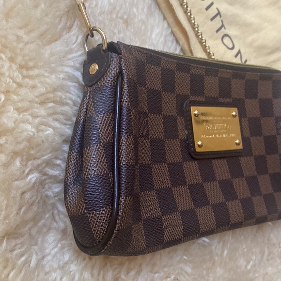 Louis Vuitton Damier Ebene small zip bag - Picture 8 of 9